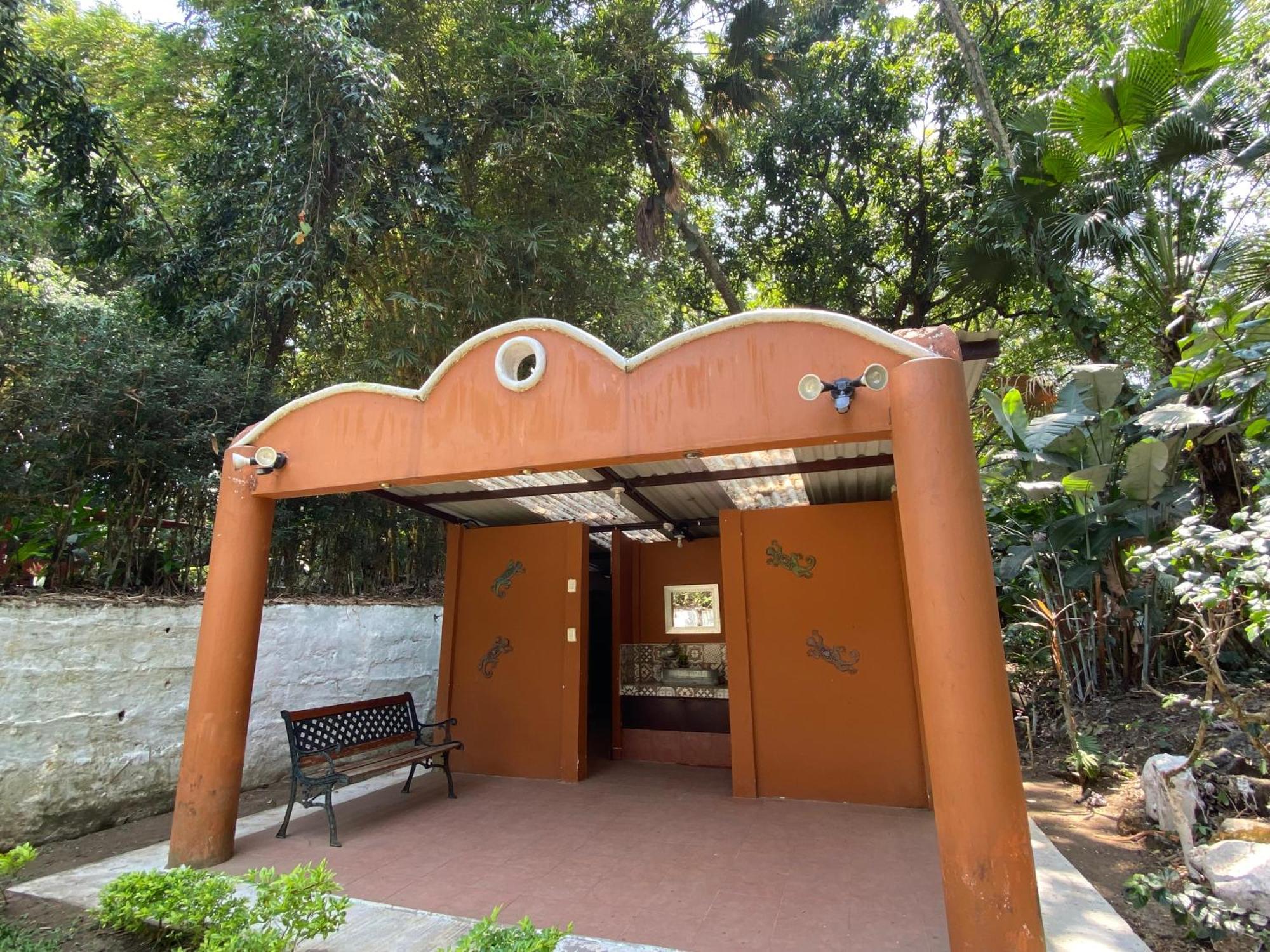 Arcadia Cabanas Vacacionales Retalhuleu Exterior photo